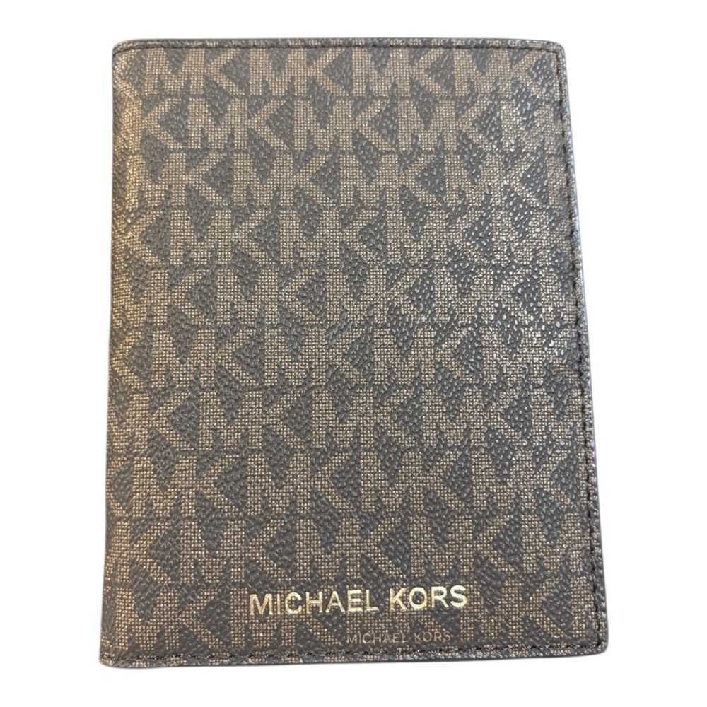 MICHAEL KORS Jet Set Travel Passport Case Medium Wallet BROWN
